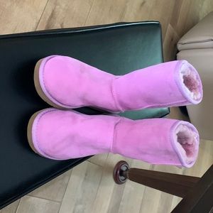 Size 8 lavender suede with lavender lining